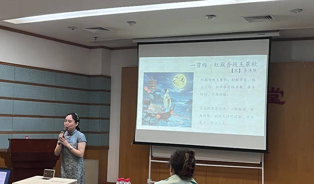 书馆20余场文化活动陪伴读者度假AG真人中秋寻趣书揽月华!武汉图(图2) 书馆20余场文化活动陪伴读者度假AG真人中秋寻趣书揽月华!武汉图(图2)